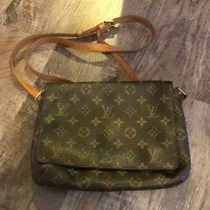 Louis Vuitton monogram cross body bag
